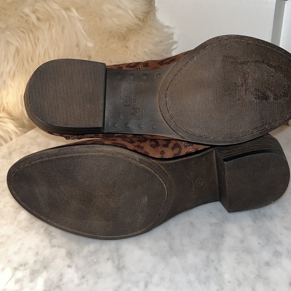 new! American Rag Abby Ankle Booties in Leopard Microsuede Size 6 - Picture 11 of 11